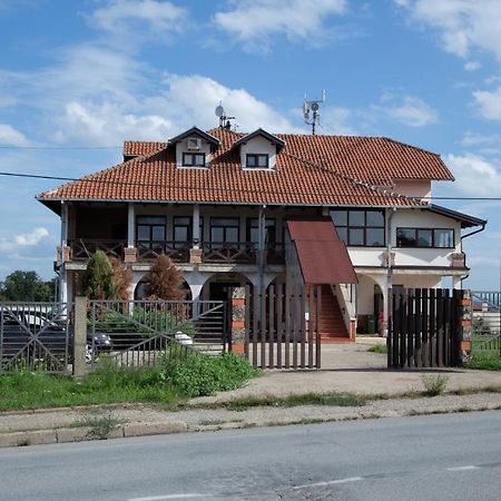 Motel Imperija Ub Exteriör bild