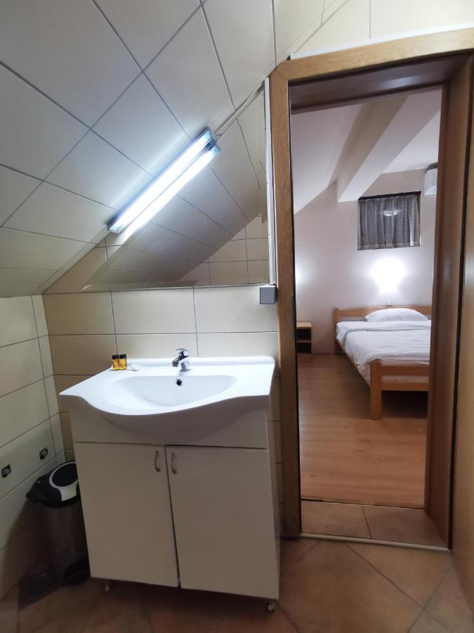 Motel Imperija Ub Exteriör bild