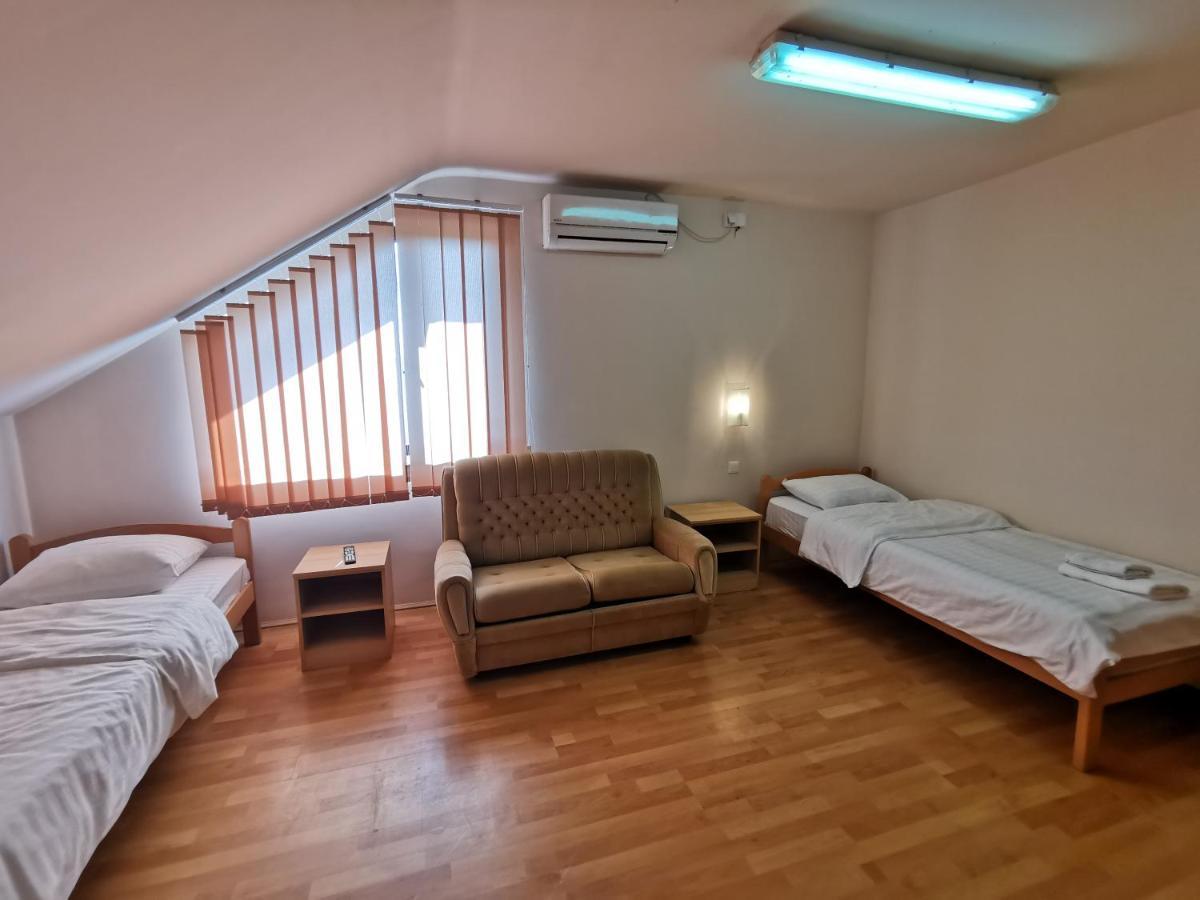 Motel Imperija Ub Exteriör bild